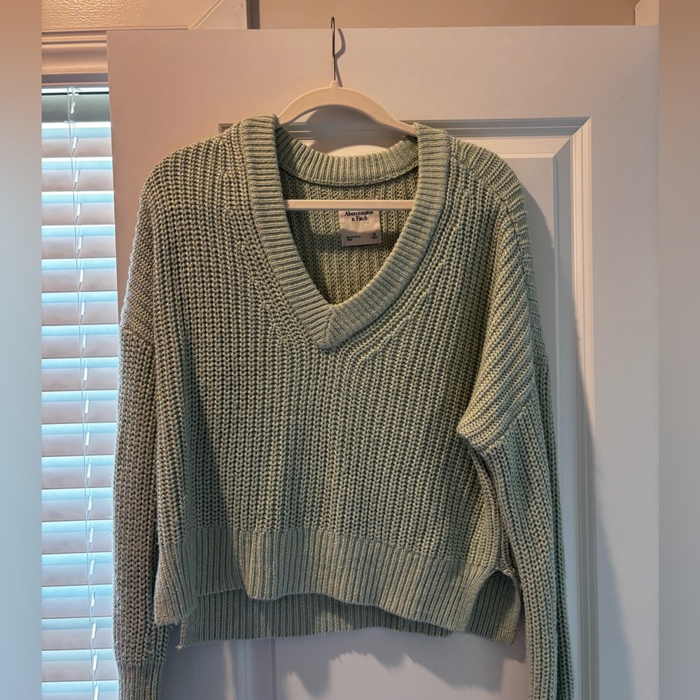 Abercrombie V-Neck Sweater - Light Green